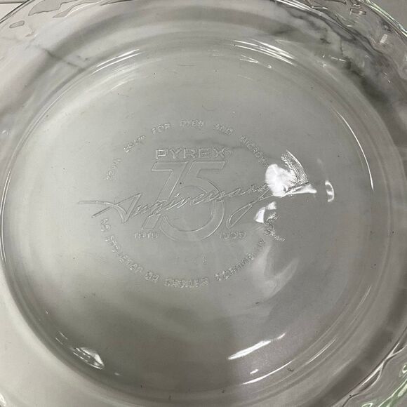 PYREX 75th Anniversary Pie Plate - Picture 2 of 4